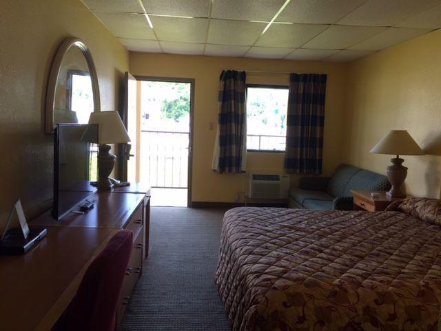 Executive Inn Madison Heights Exterior photo
